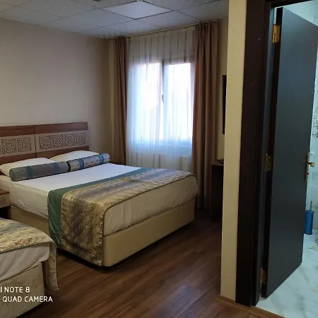 Camellia Hotel *